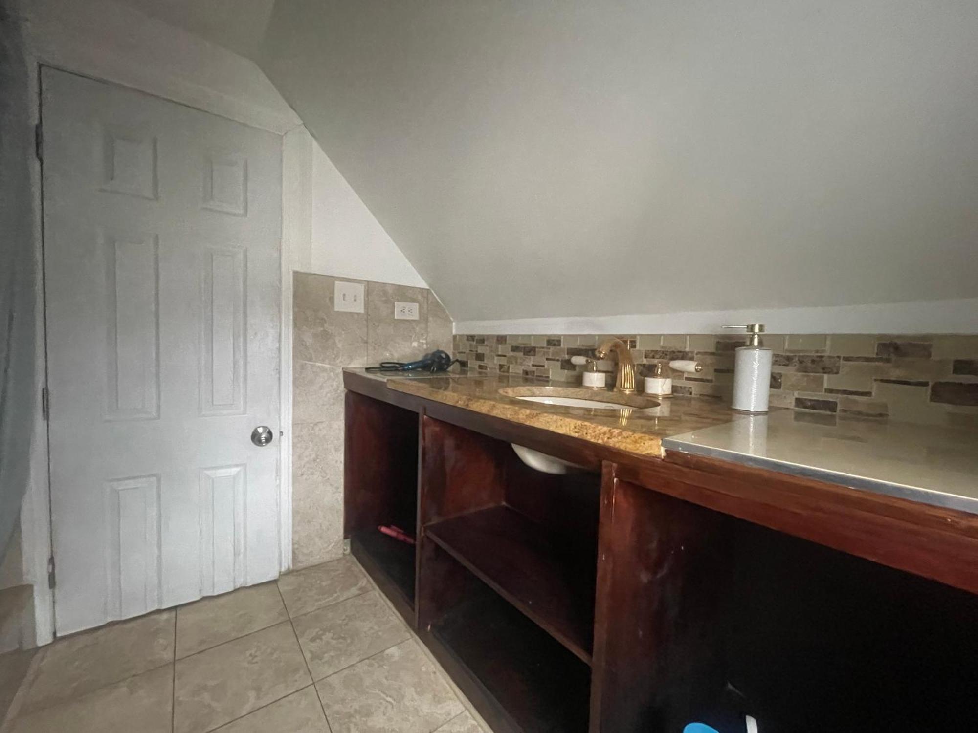 Private Loft 5 Min Away From Lga Daire New York Dış mekan fotoğraf